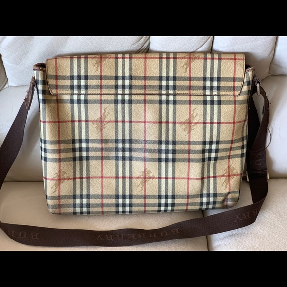 Vintage Burberry Messenger with classic logo. - Picture 2 of 4